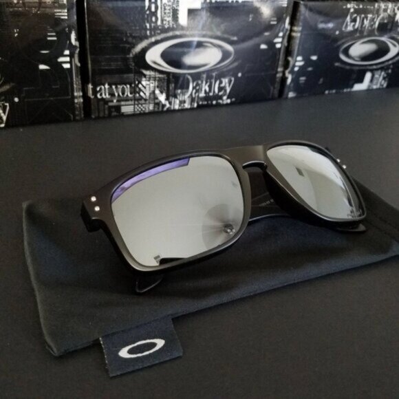 OO9102 Oakley Holbrook Chrome Iridium Prizm Polarized Sunglasses - Picture 4 of 8